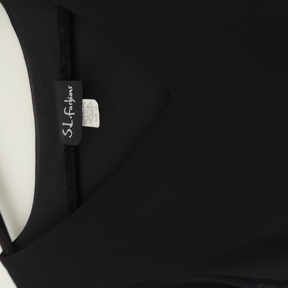 Dress - Picture 3 of 4